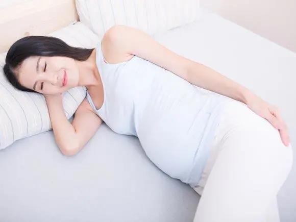 一個好的睡姿決定健康程度！這兩種姿勢不僅舒服，還能補腎，快試試吧!